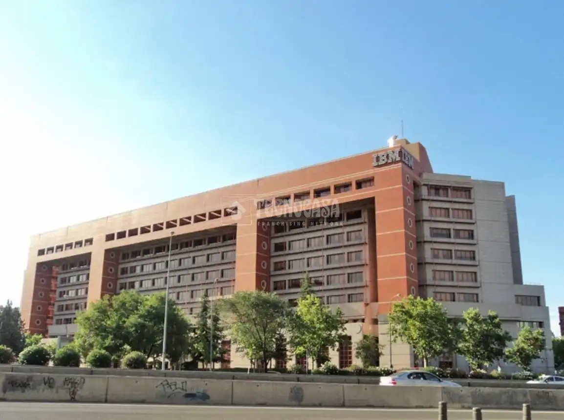 Exterior view of Garage for sale in Madrid