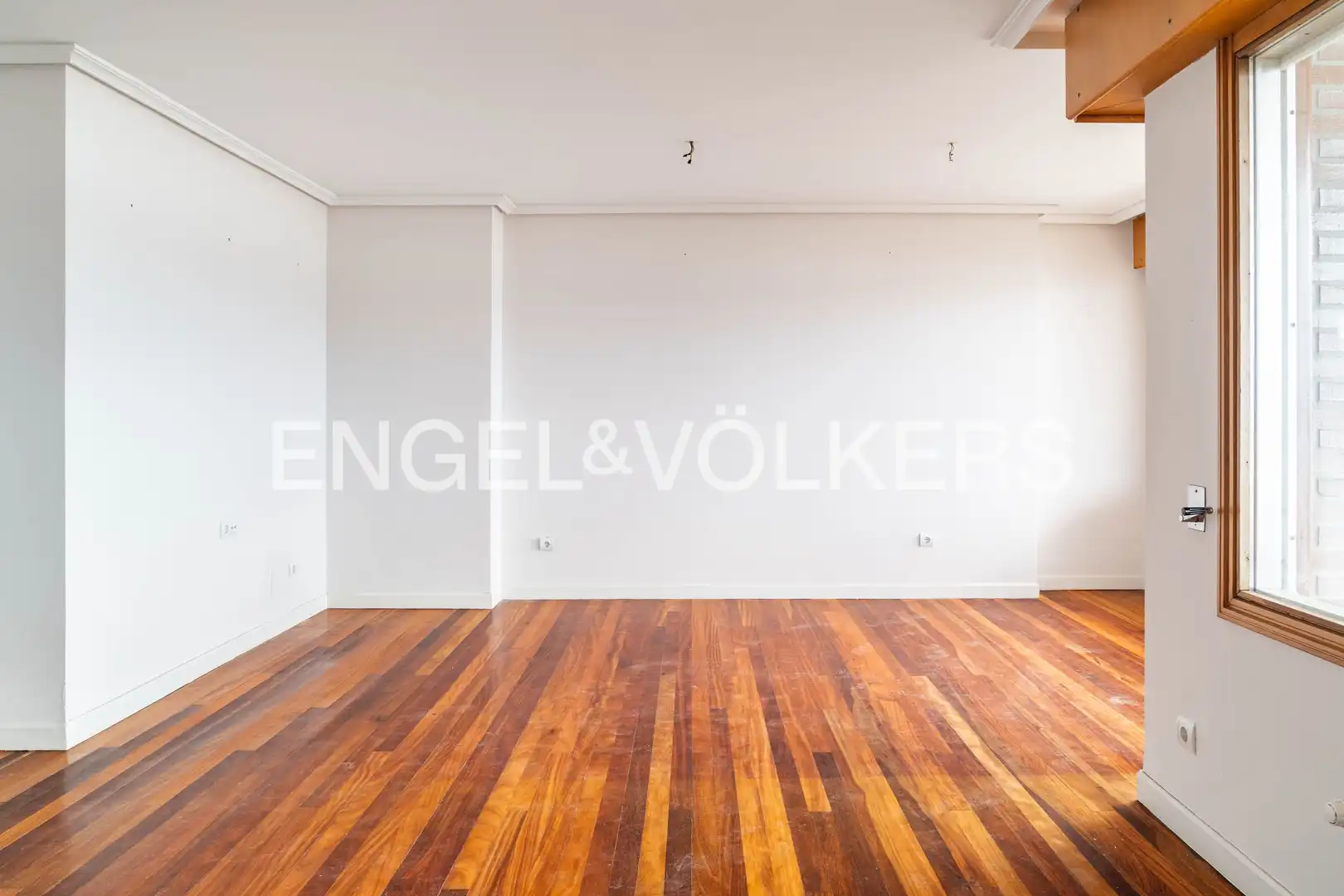 Sala de estar de Piso en venta en Santander con Calefacción, Terraza y Balcón