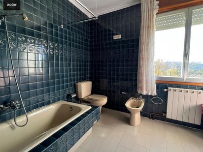 Bathroom of House or chalet for sale in Cartelle  with Heating, Private garden and Storage room