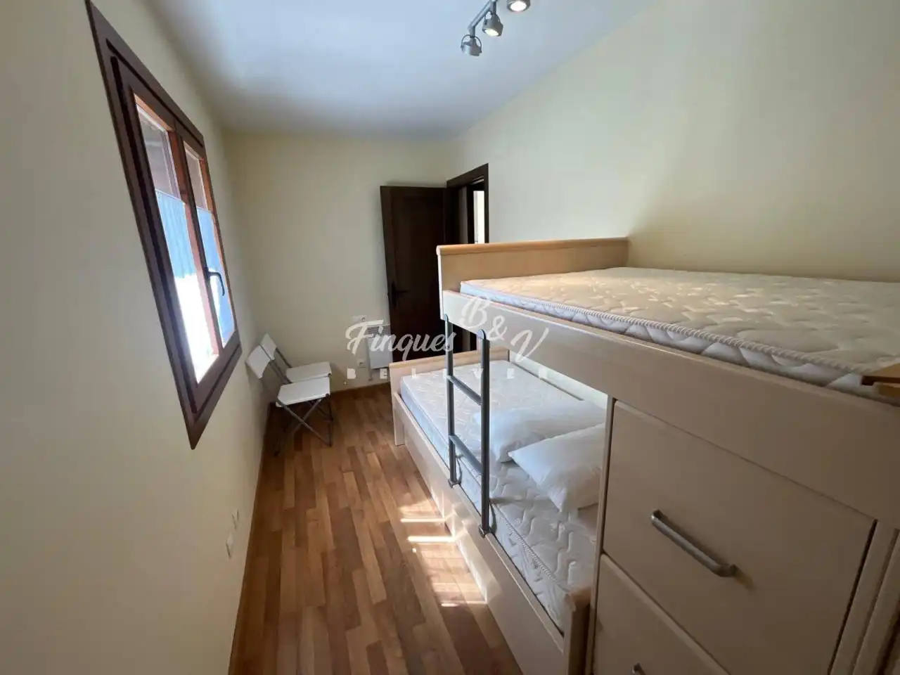 Habitación de Piso en venta en Alp con Calefacción, Parquet y Trastero