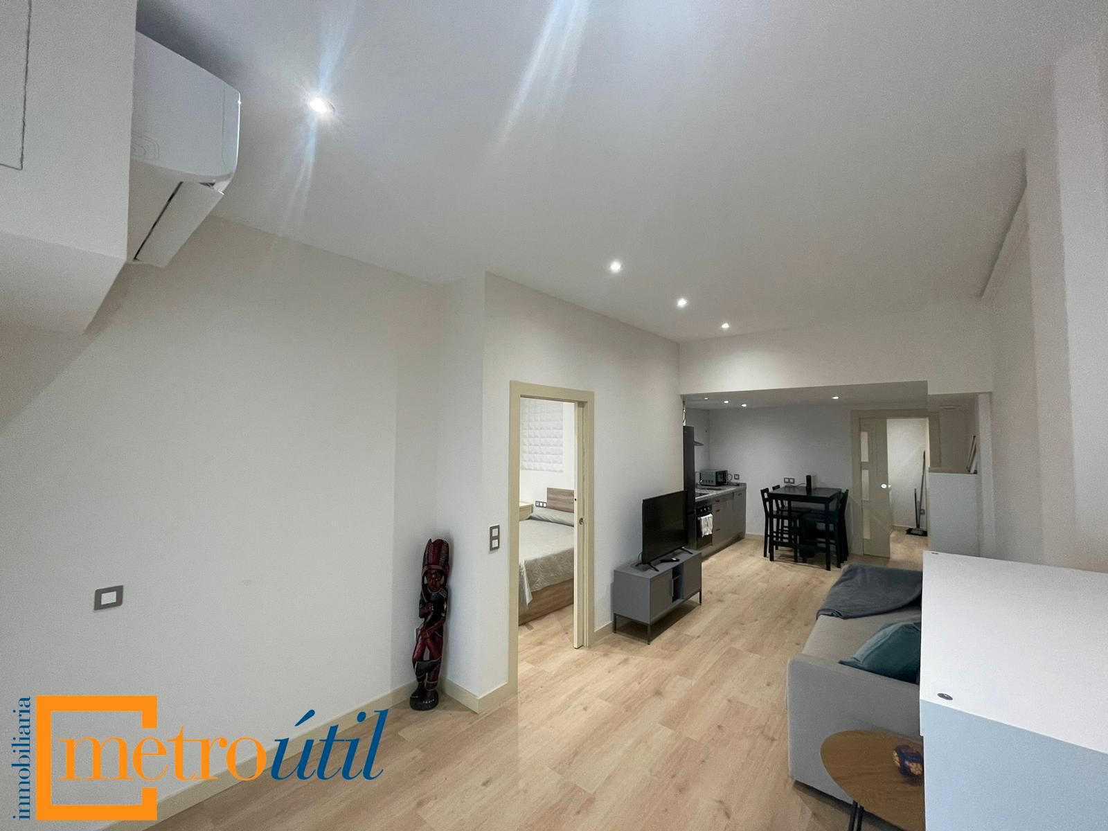 Living room of Flat for sale in Salamanca Capital  with Air Conditioner, Heating and Parquet flooring