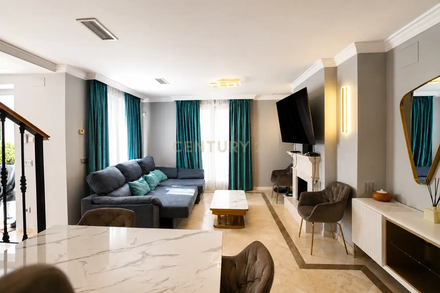 Living room of Houses for sale in Marbella  with Air Conditioner, Private garden and Oven