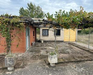 Vista exterior de Casa o xalet en venda en Cardeñajimeno amb Moblat