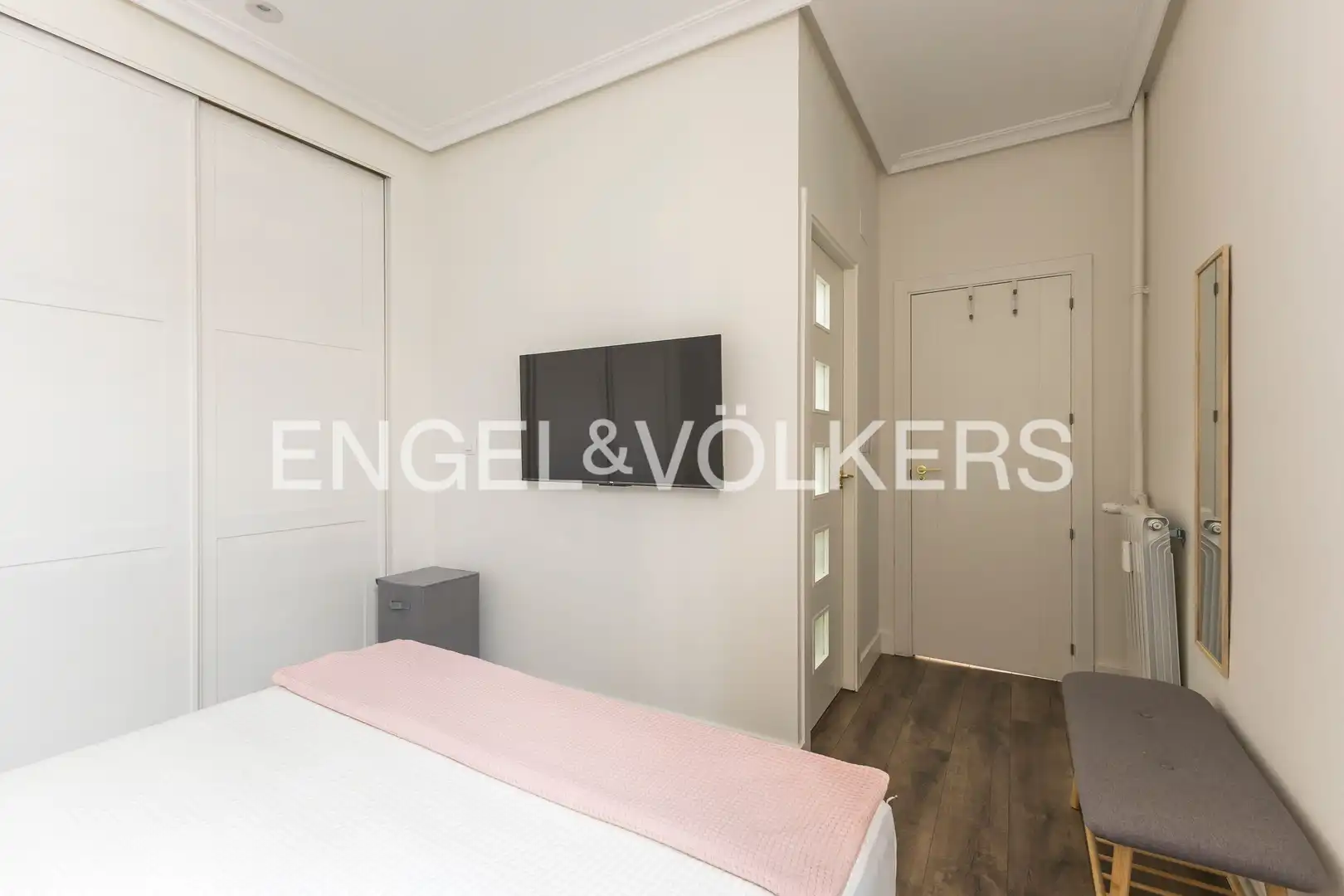 Bedroom of Flat for rent in Madrid  with Air Conditioner, Heating and Furnished