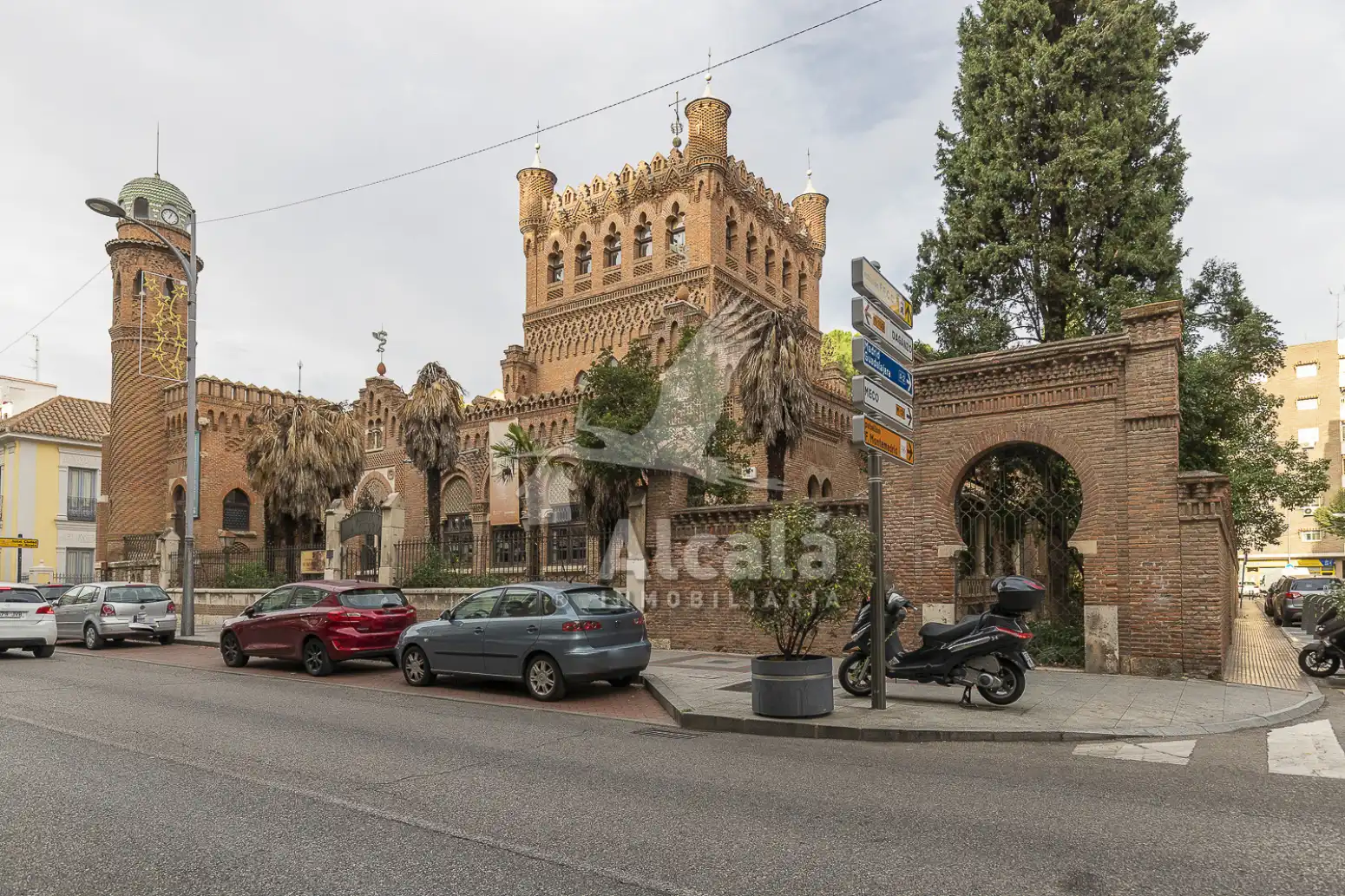 Vista exterior de Piso en venta en Alcalá de Henares con Aire acondicionado, Calefacción y Parquet