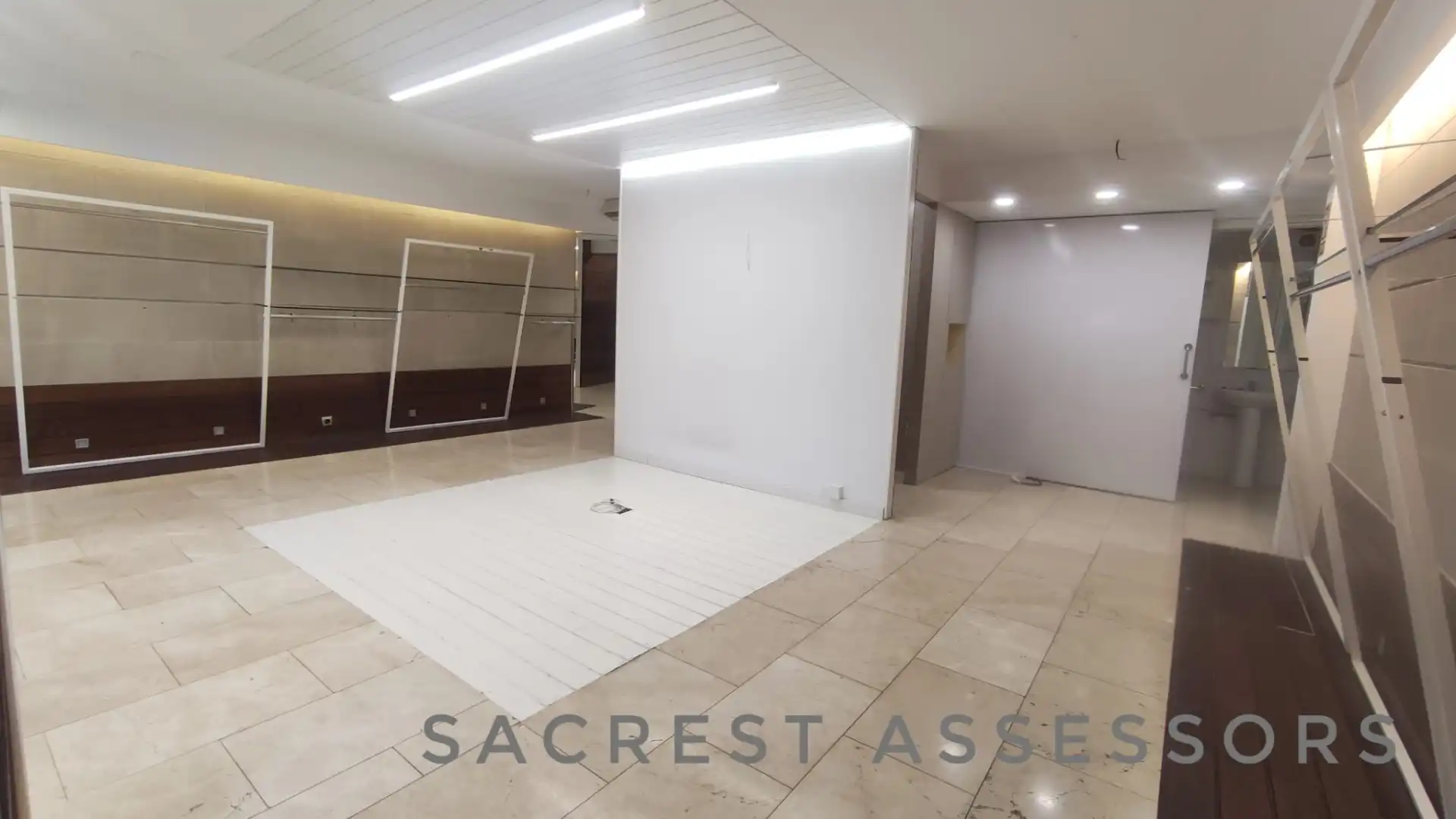 Local comercial en alquiler en Plaça de Prat de la Riba