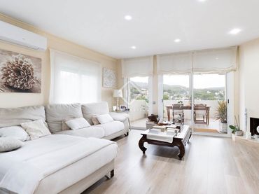 Villa avec balcon à vendre à Montmar