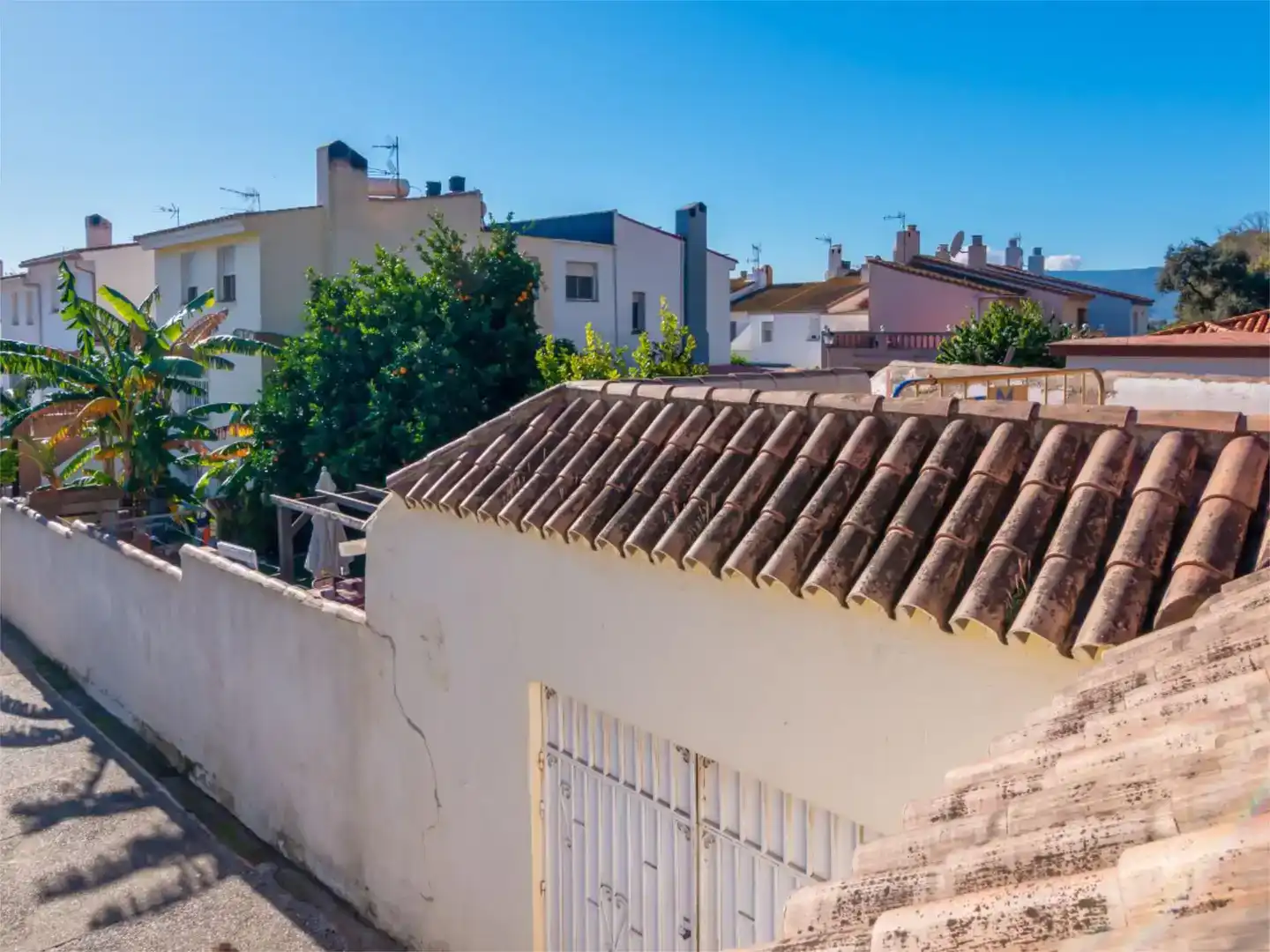 Vista exterior de Casa adosada en venda en Los Barrios