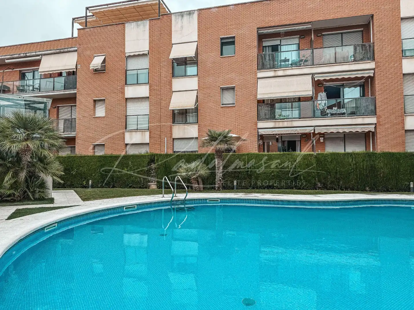 Schwimmbecken von Wohnung zum Verkauf in Cambrils mit Klimaanlage, Heizung und Privatgarten