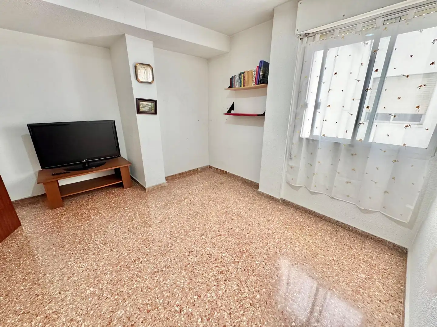 Living room of Flat for sale in Orihuela  with Air Conditioner, Heating and Storage room