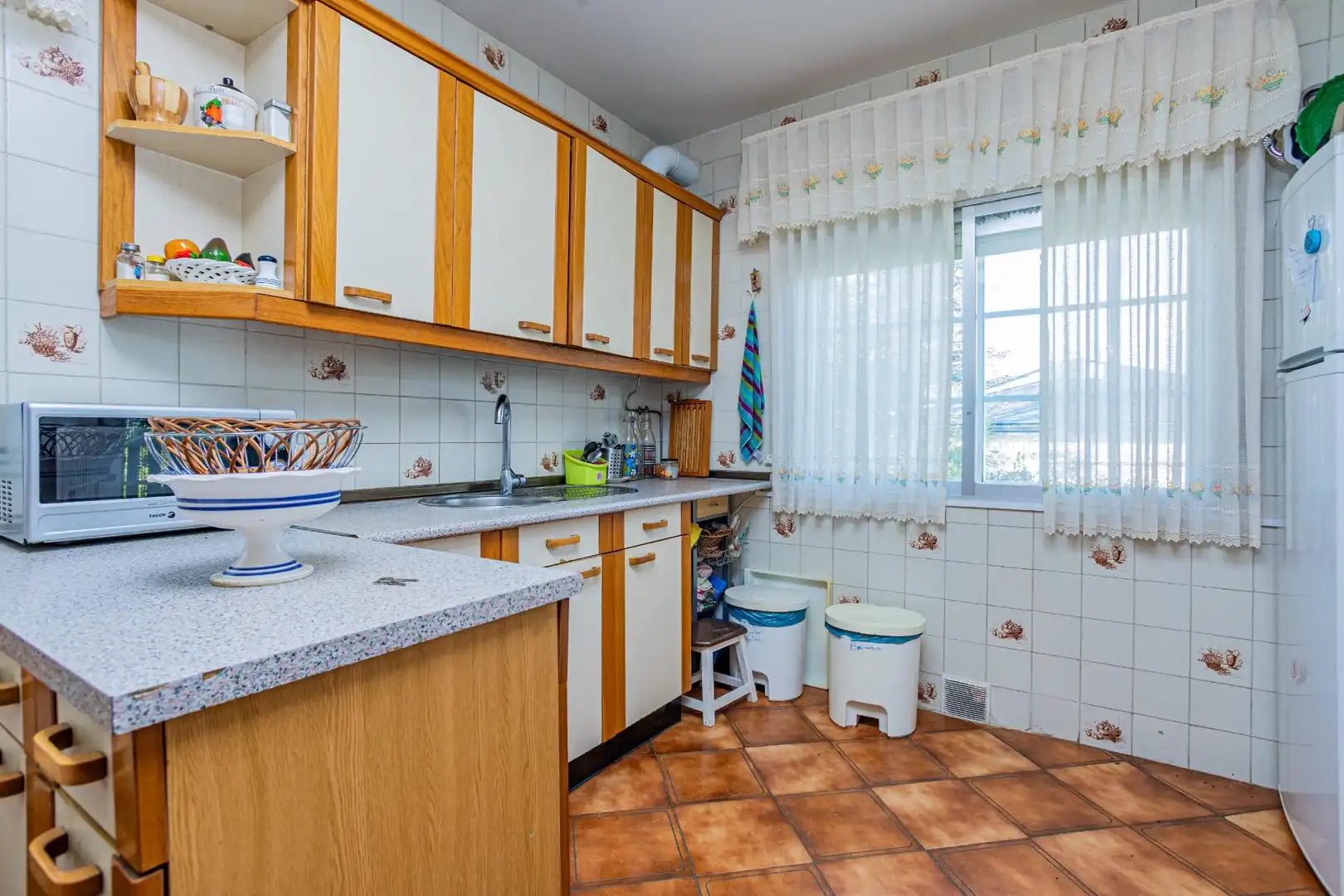 Cuina de Casa o xalet en venda en Miraflores de la Sierra amb Calefacció, Jardí privat i Terrassa