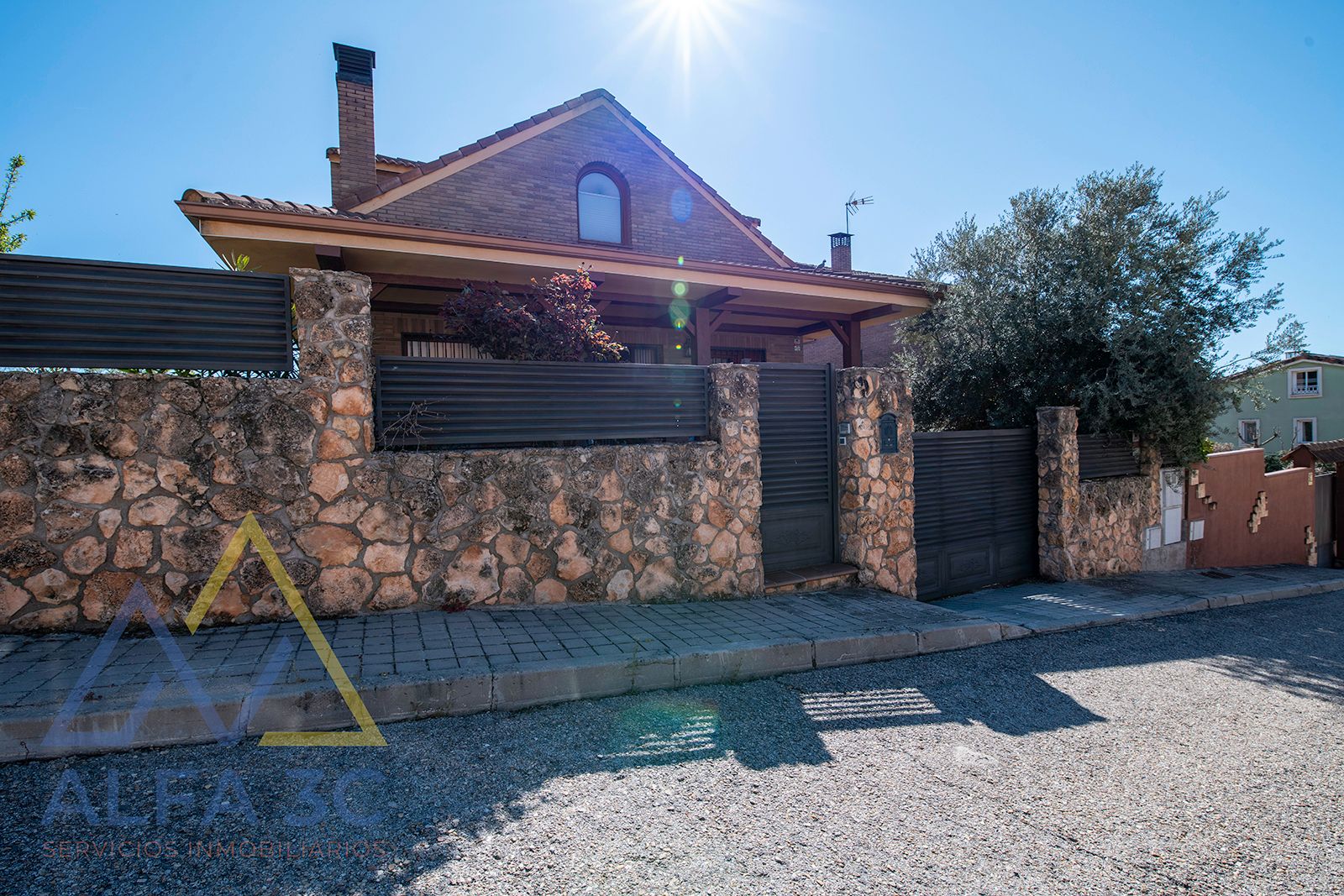 Exterior view of House or chalet for sale in El Molar (Madrid)  with Private garden, Terrace and Balcony
