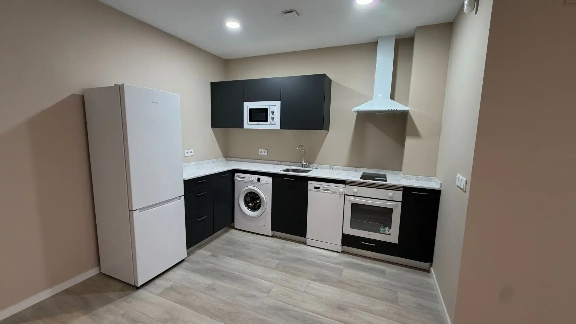 Cuina de Apartament en venda en Valladolid amb Calefacció