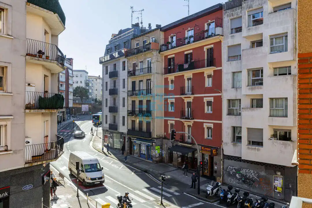 Vista exterior de Piso en venta en Donostia - San Sebastián  con Calefacción y Balcón
