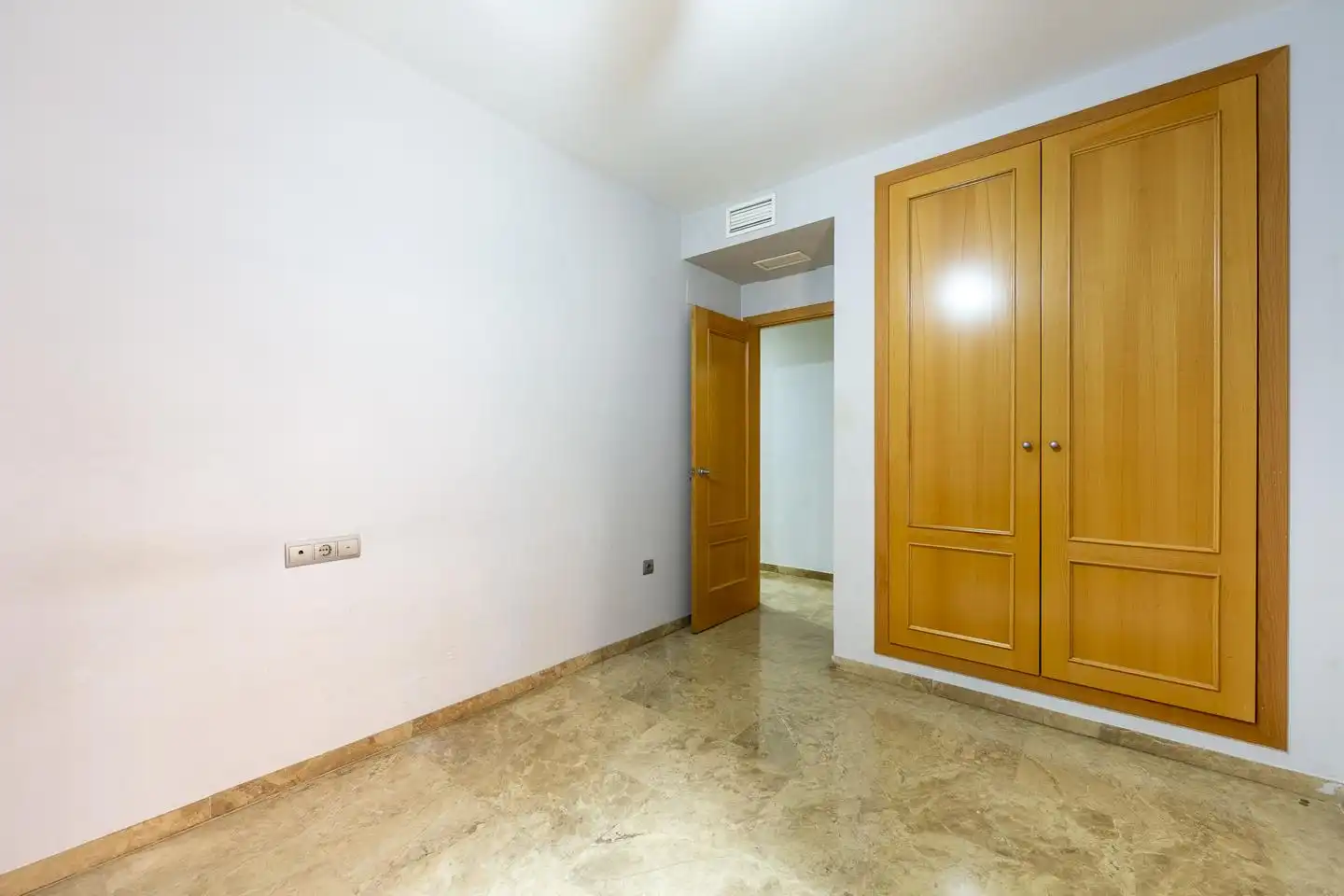 Ground floor for sale in Almería  with Air Conditioner, Terrace and Storage room