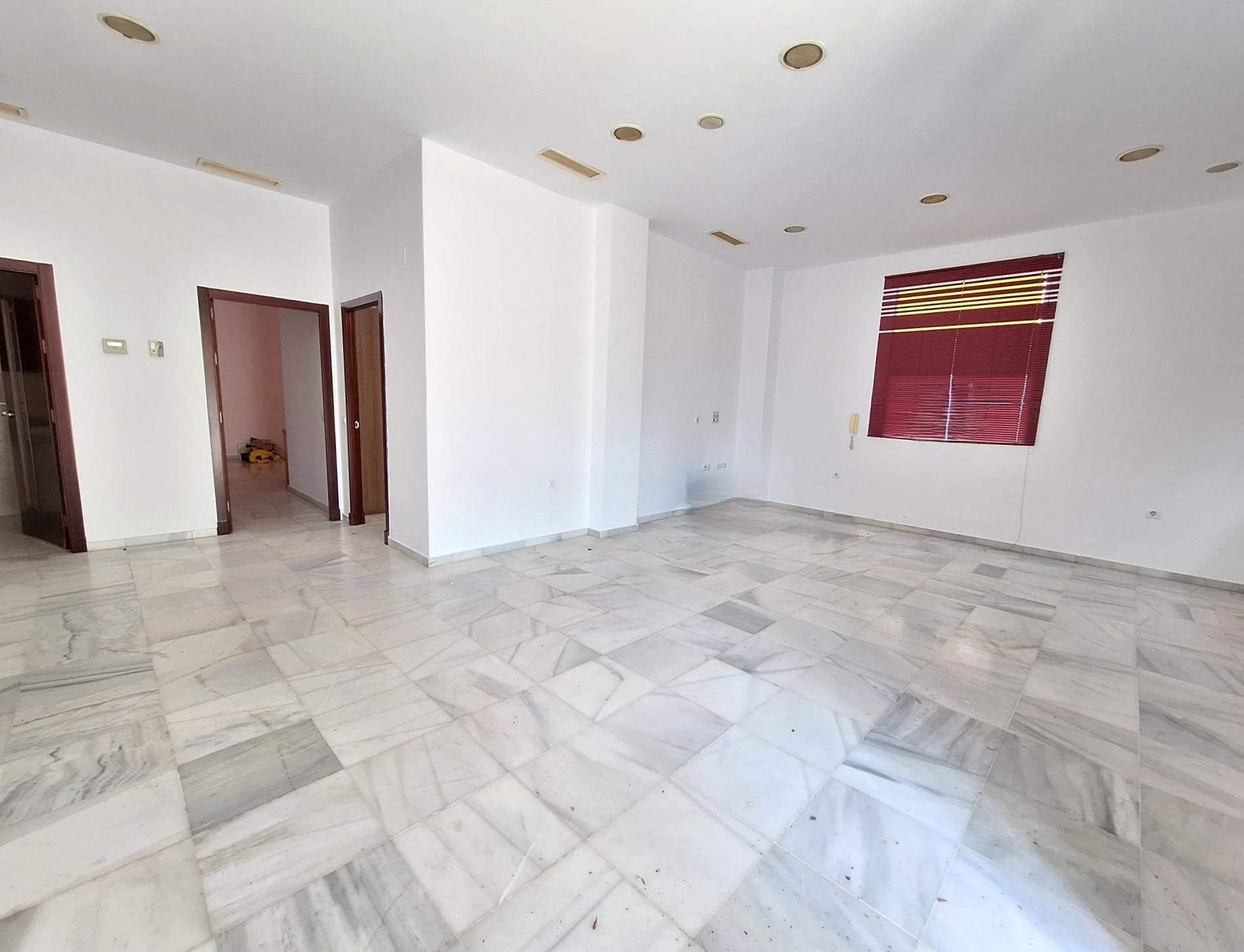 Premises for sale in  Cádiz Capital