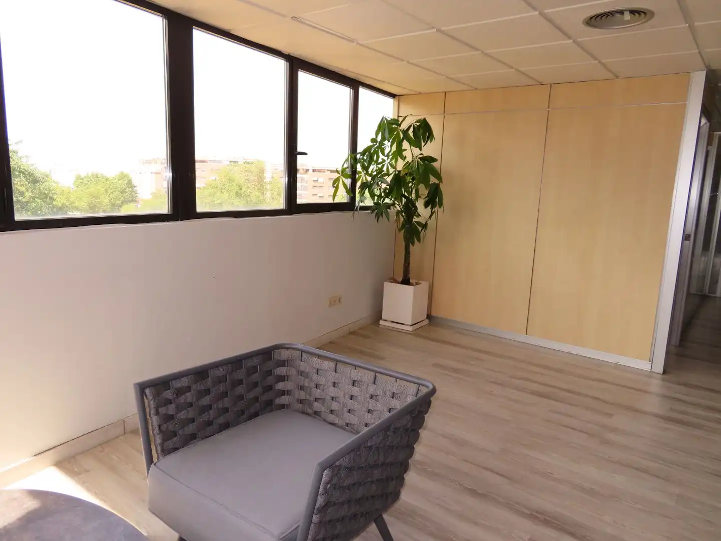 Büro zur Miete in Madrid mit Klimaanlage, Heizung und Möbliert
