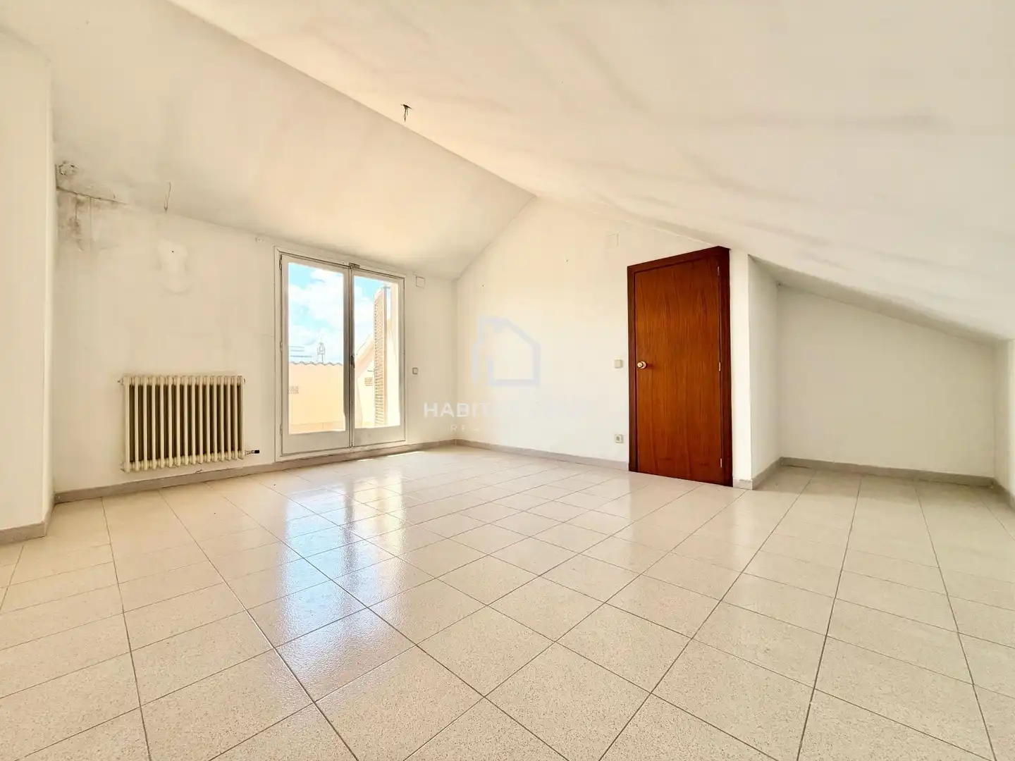 Vista exterior de Casa adosada en venta en Girona con Calefacción, Jardín privado y Terraza