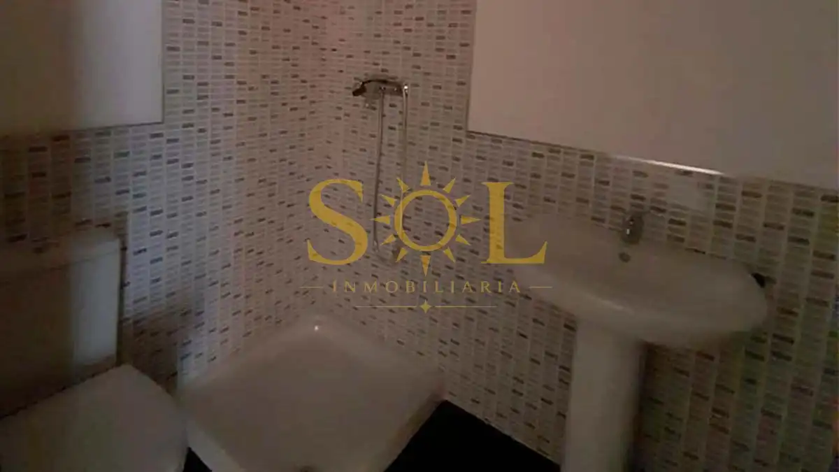 Baño de Dúplex en venta en Puebla de Lillo con Calefacción, Parquet y Terraza