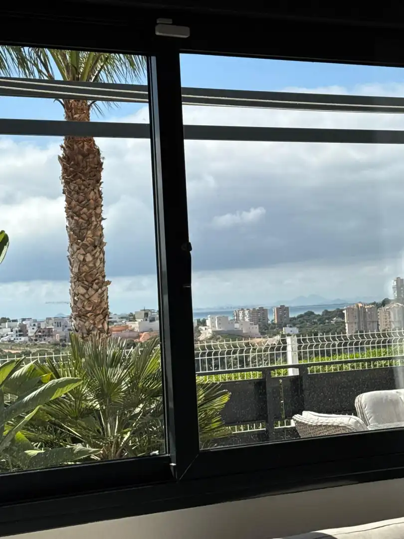 Vista exterior de Casa adosada en venda en Orihuela amb Aire condicionat, Calefacció i Jardí privat