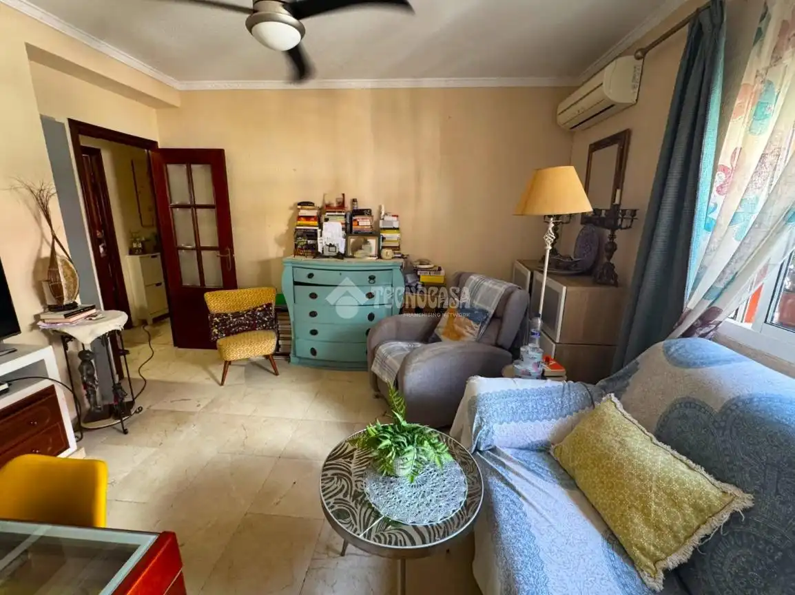 Sala d'estar de Pis en venda en Isla Chica
