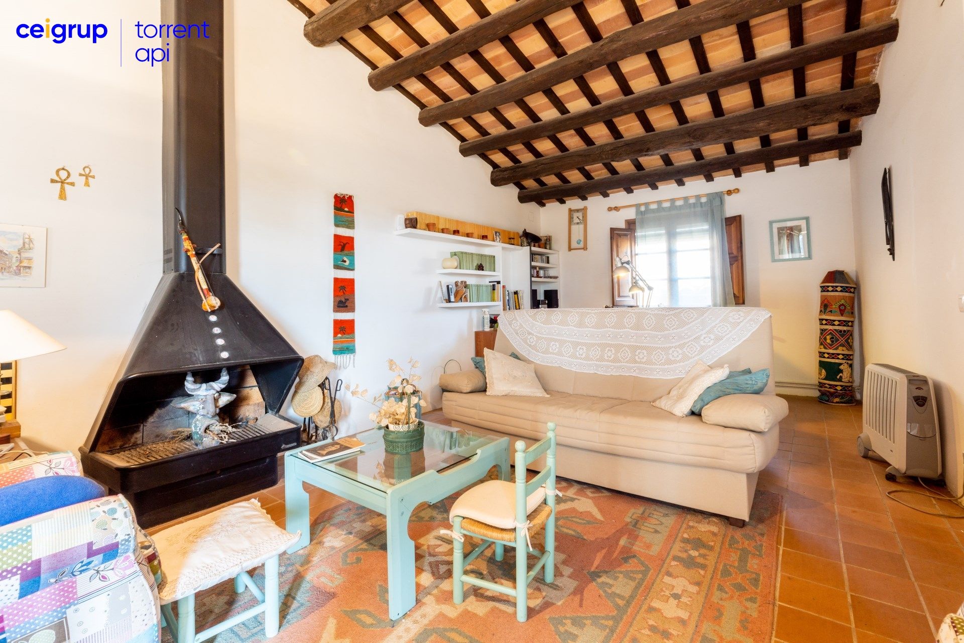 Sala d'estar de Finca rústica en venda en La Tallada d'Empordà amb Aire condicionat, Calefacció i Terrassa