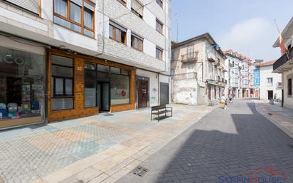 Vista exterior de Local en venda en Santoña amb Aire condicionat i Terrassa