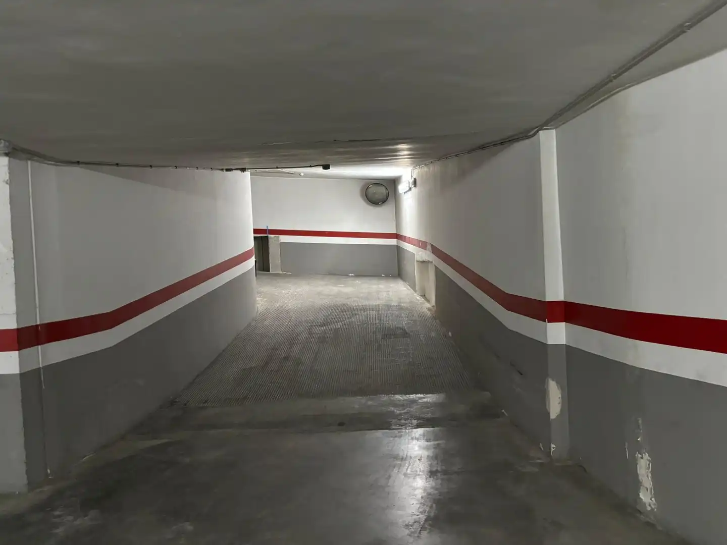 Parkplatz von Garage zur Miete in Requena