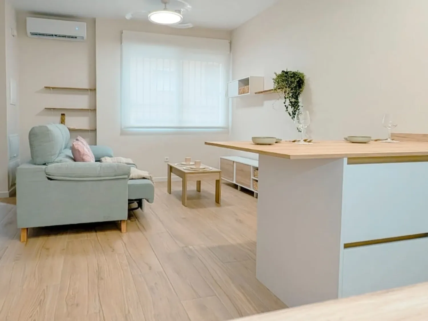 Sala d'estar de Pis en venda en  Murcia Capital amb Aire condicionat, Calefacció i Moblat