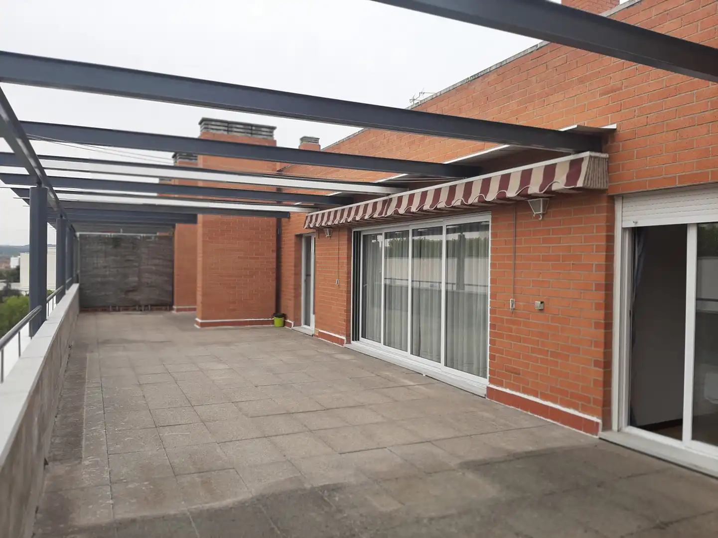 Flat with garden to rent in Ensanche