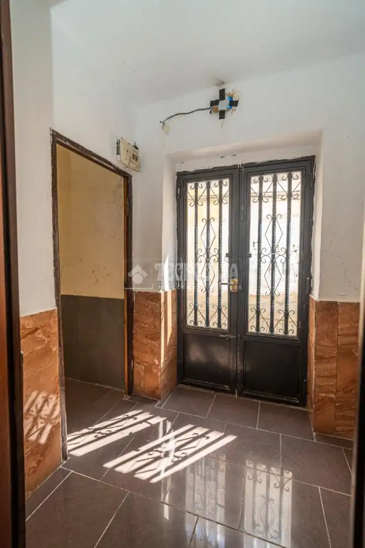 Casa adosada en venda en Linares amb Aire condicionat i Terrassa