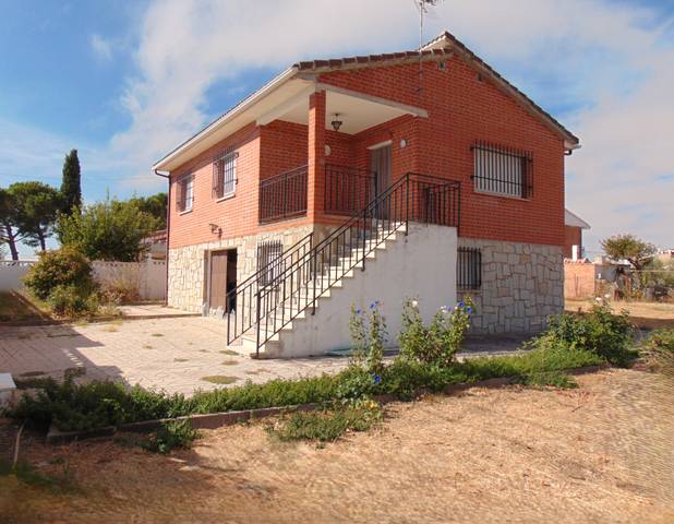 Casa-chalet en Venta en Calle Naranjos en Casarrubios del Monte pueblo