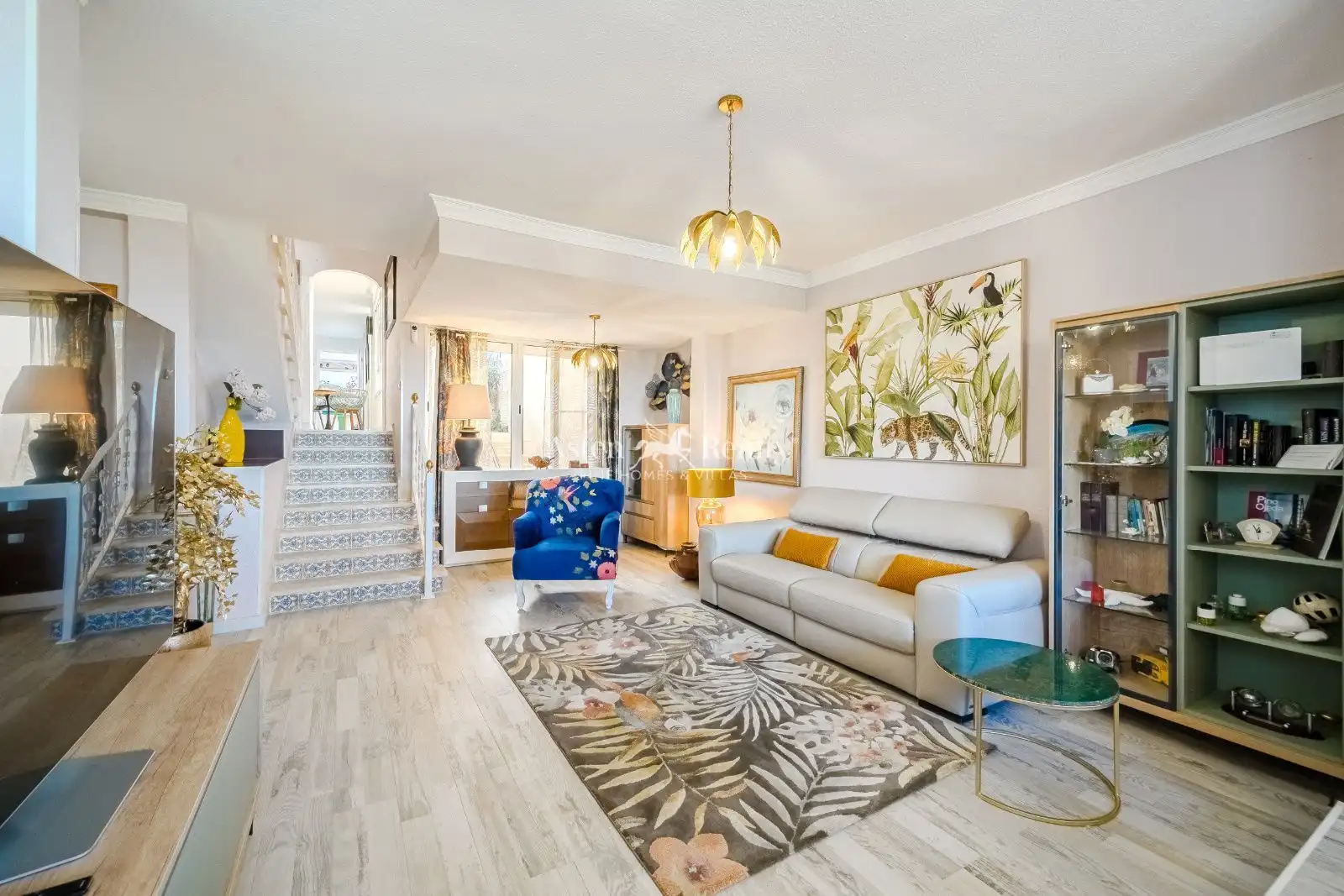Wohnzimmer von Einfamilien-Reihenhaus zum Verkauf in Arona mit Klimaanlage, Terrasse und Abstellraum