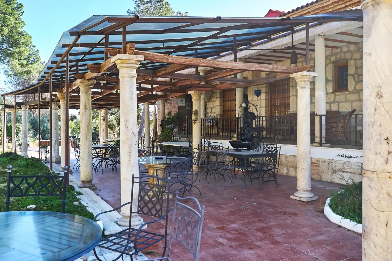 Terrassa de Finca rústica en venda en Jaén amb Aire condicionat, Calefacció i Jardí privat