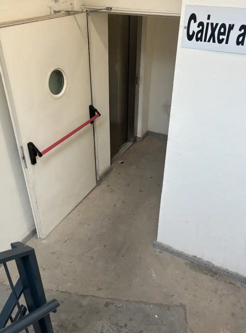 Garage zum Verkauf in Carrer Can Masachs, 18, Zona Industrial