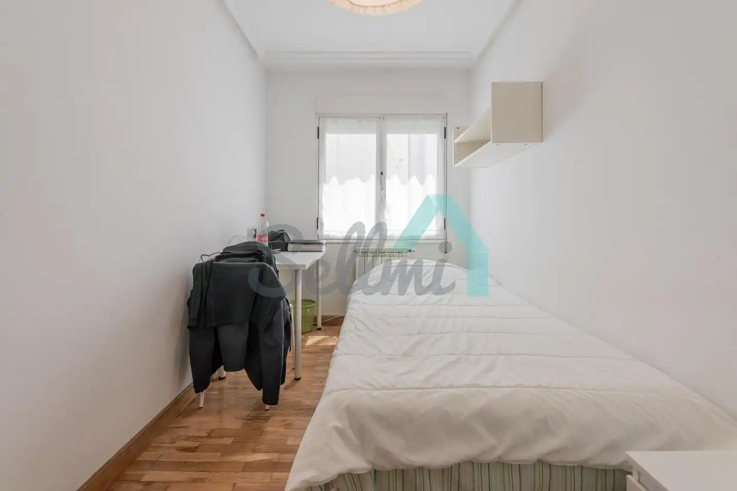 Habitación en Escultor Laviada, Vallobín
