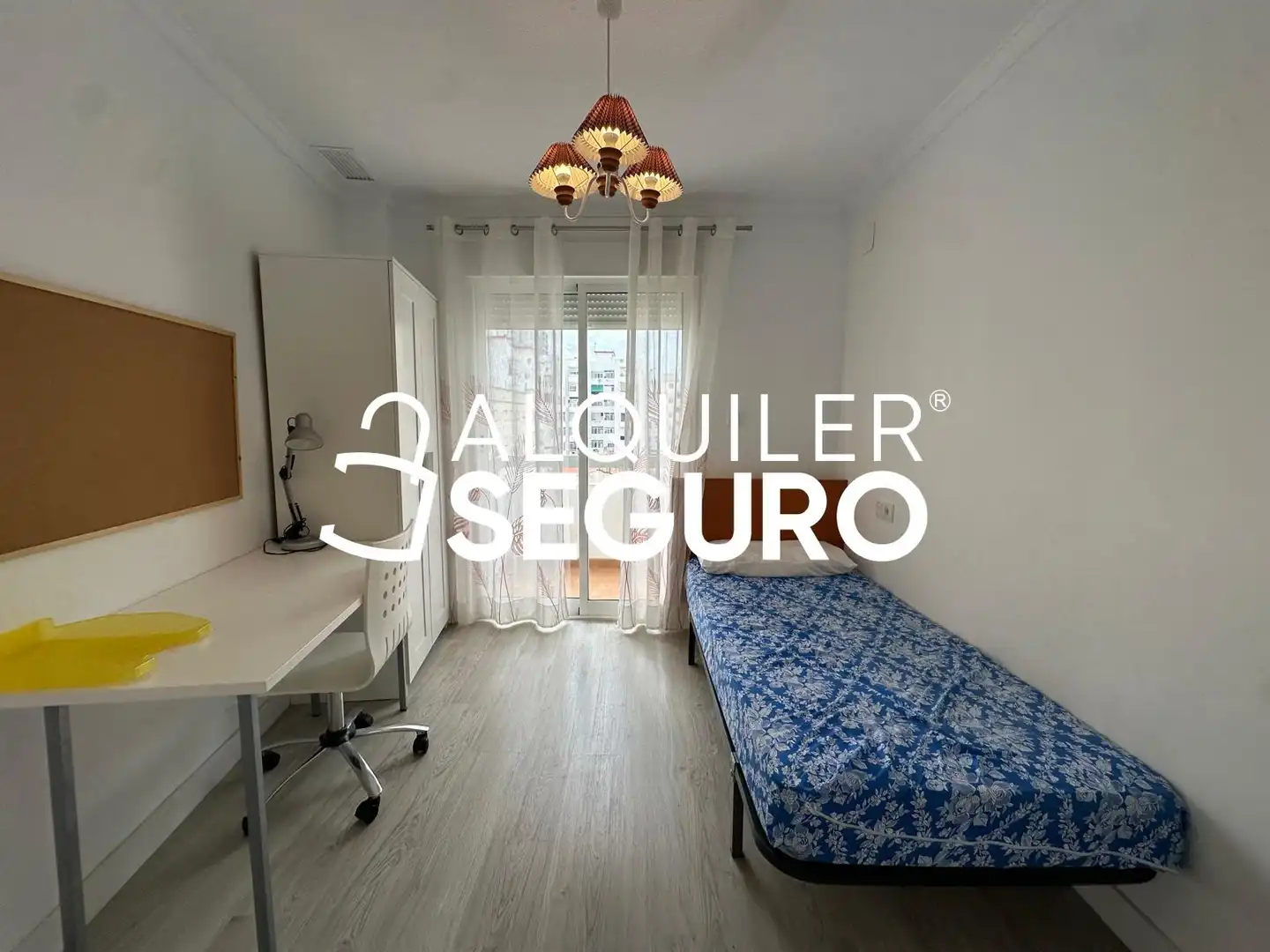 Bedroom of Flat for rent in Torrent  with Air Conditioner, Terrace and Furnished