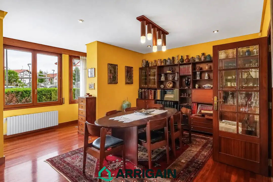 Comedor de Casa o chalet en venta en Irun  con Calefacción, Jardín privado y Terraza