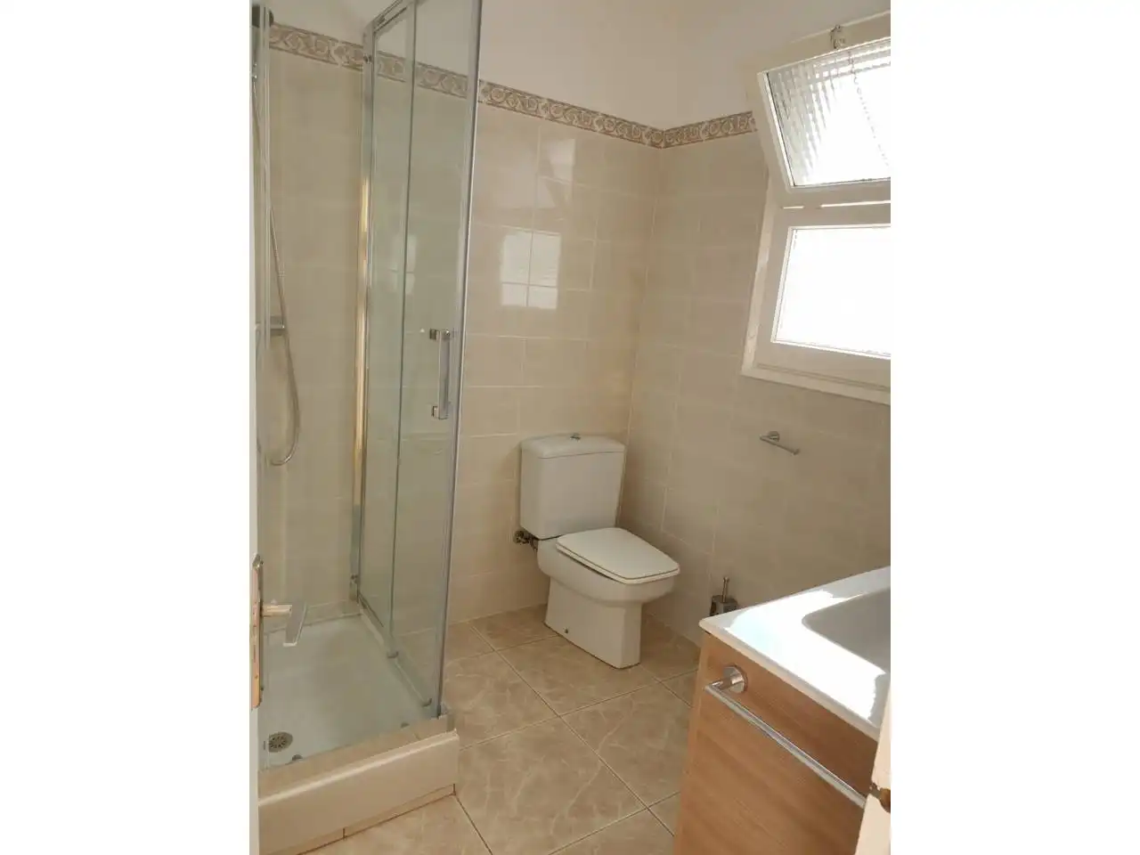 Baño de Edificio en venta en Girona