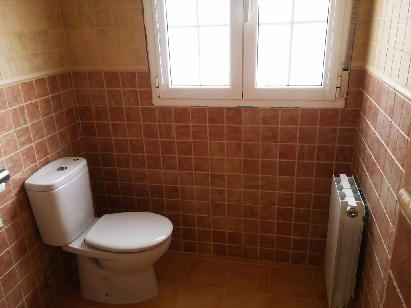 Badezimmer von Gebäude zum Verkauf in Oña