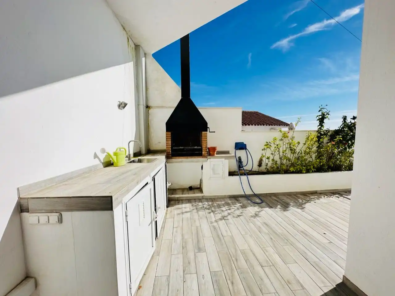 Terrassa de Casa o xalet en venda en Nerja amb Aire condicionat, Jardí privat i Traster