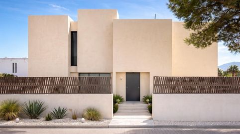 VILLA DE LUJO ESPECTACULAR CON 3 DORMITORIOS, 2 BAÑOS , PISCINA , ZONA RESIDENCIAL LA NUCIA