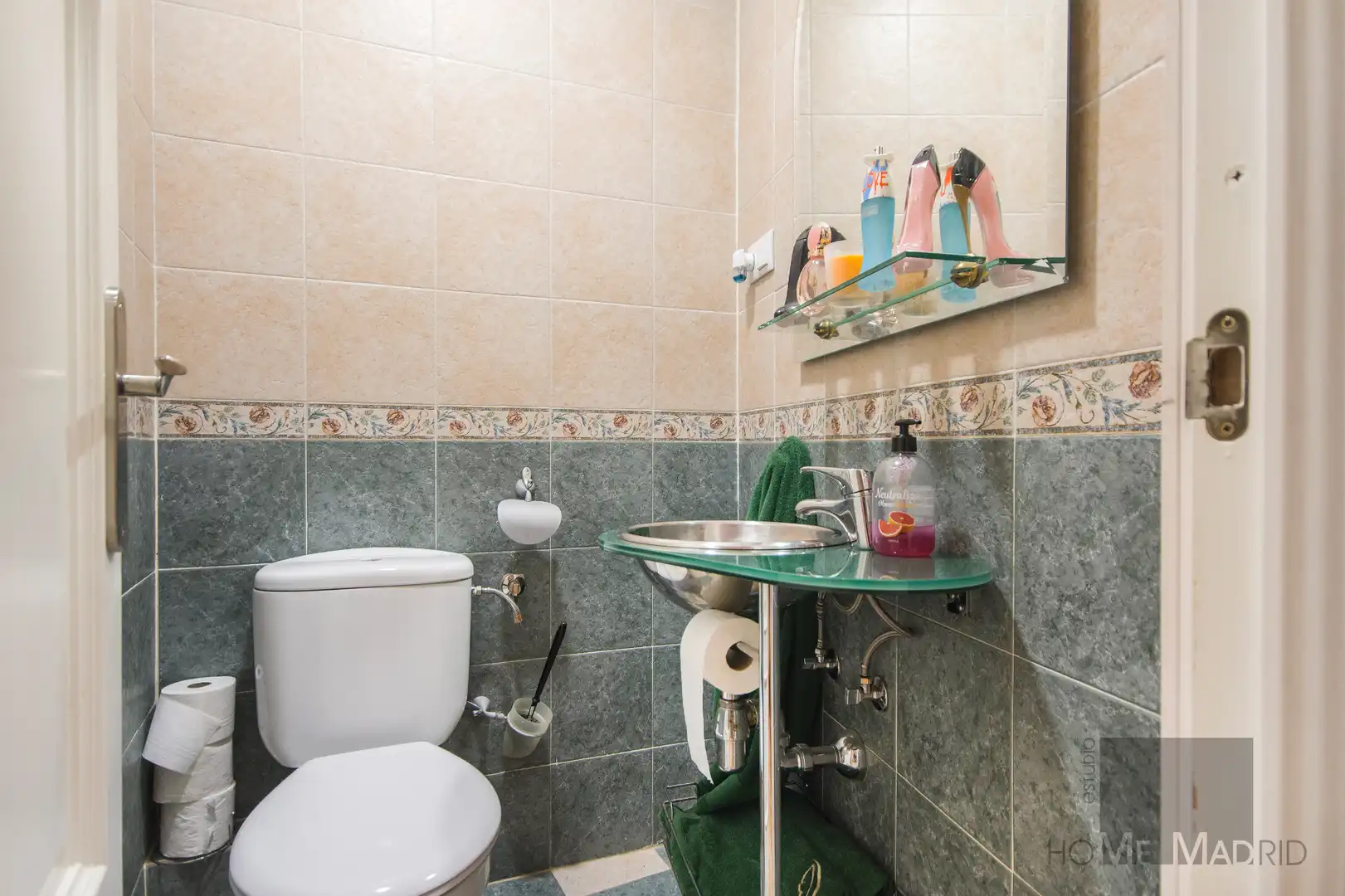Badezimmer von Wohnung zum Verkauf in Madrid mit Klimaanlage und Heizung