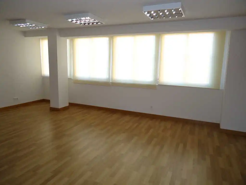 Office for rent in Móstoles  with Air Conditioner