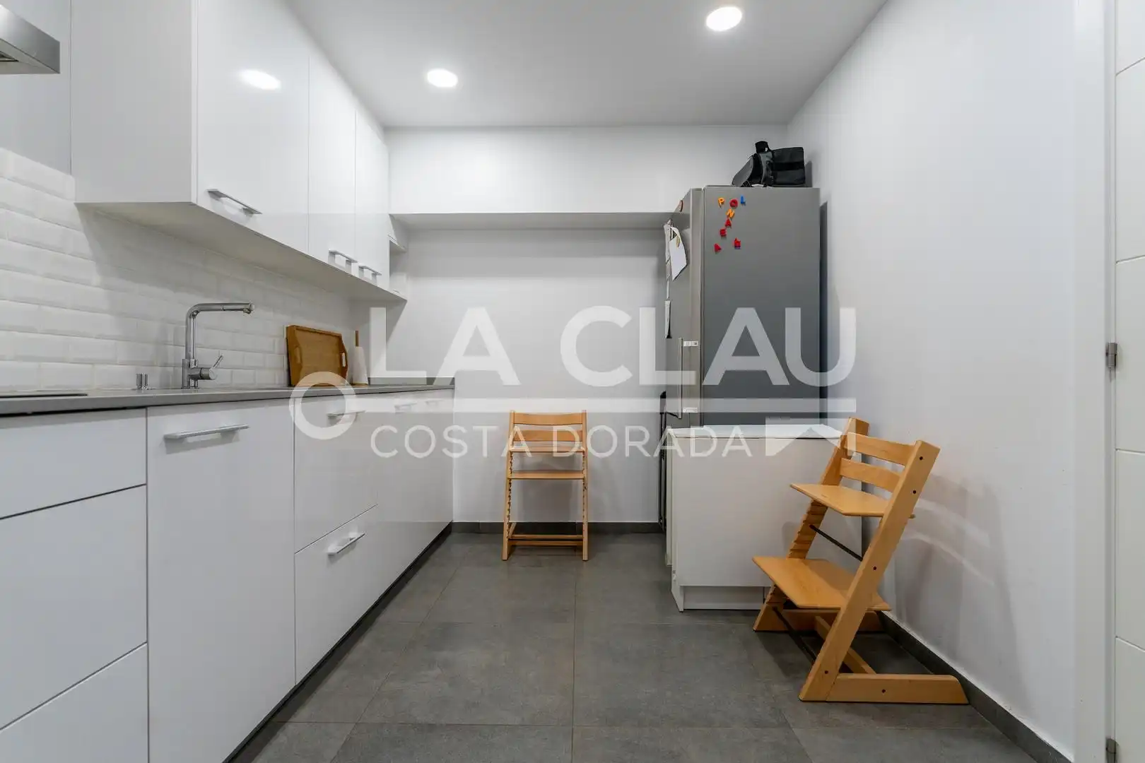 Kitchen of Flat for sale in Tarragona  with Heating, Oven and Microwave