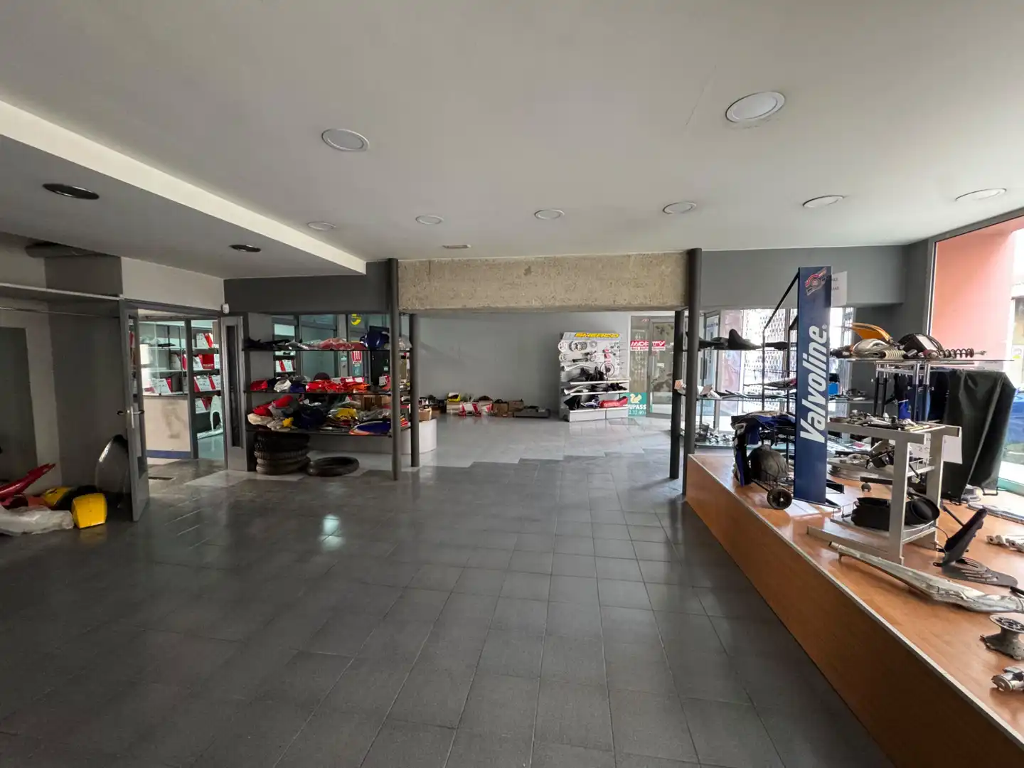 Local comercial en venta en Olot, imagen 4