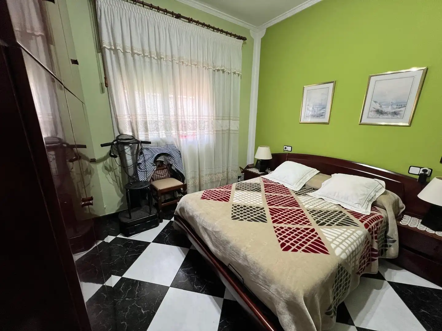 Dormitori de Casa o xalet en venda en Sabadell amb Aire condicionat, Calefacció i Jardí privat