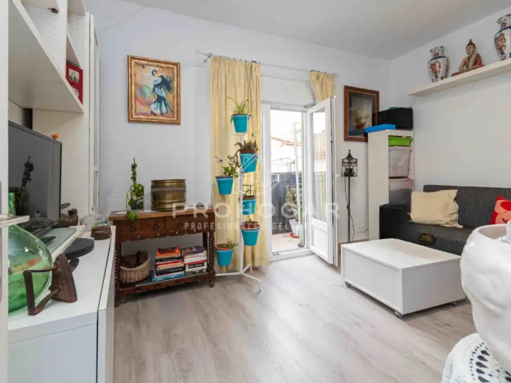 Sala de estar de Casa adosada en venta en El Vellón con Horno, Lavadora y Microondas