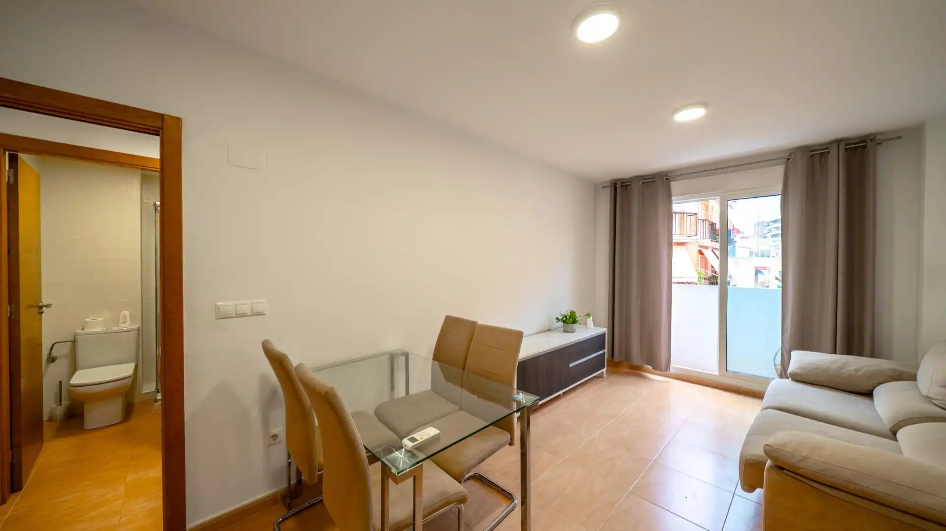 Habitación de Apartamento en venta en Alicante / Alacant con Aire acondicionado, Calefacción y Amueblado