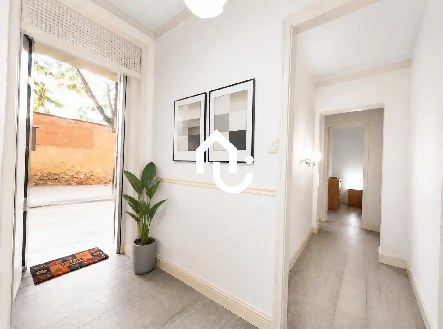 Ground floor for sale in Barcelona  with Storage room
